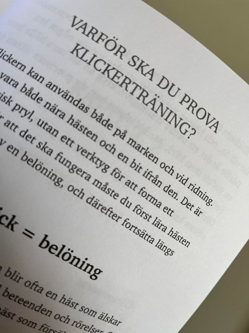 Bok: Klickerträna din häst